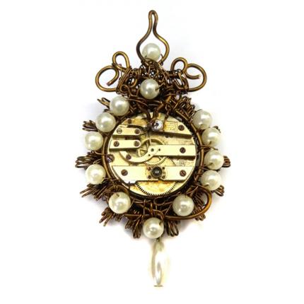 Broche steampunk Versailles.